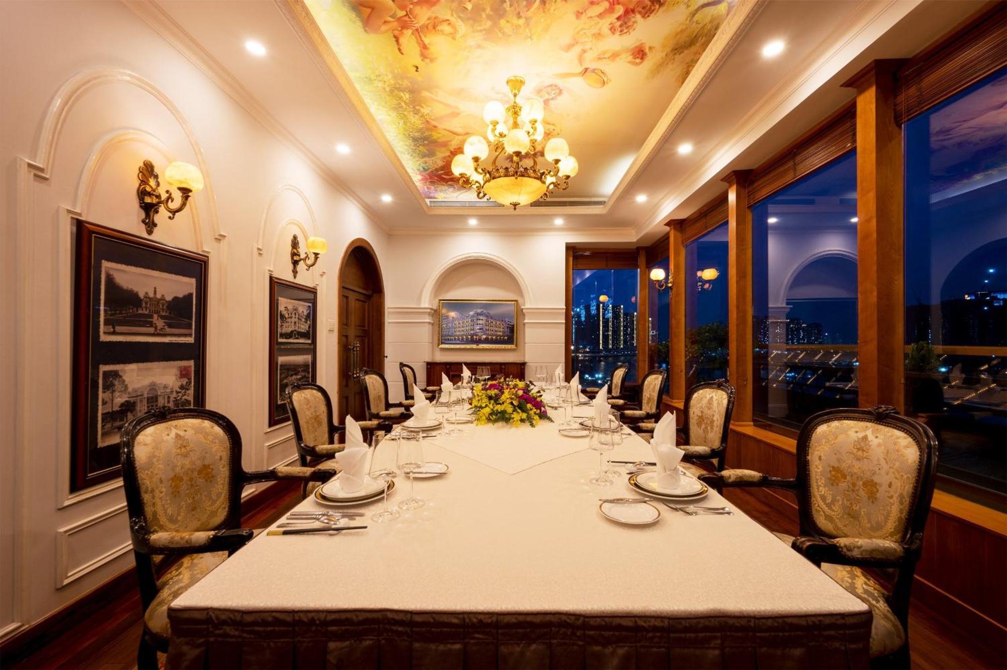 Majestic Saigon Khách sạn 5*