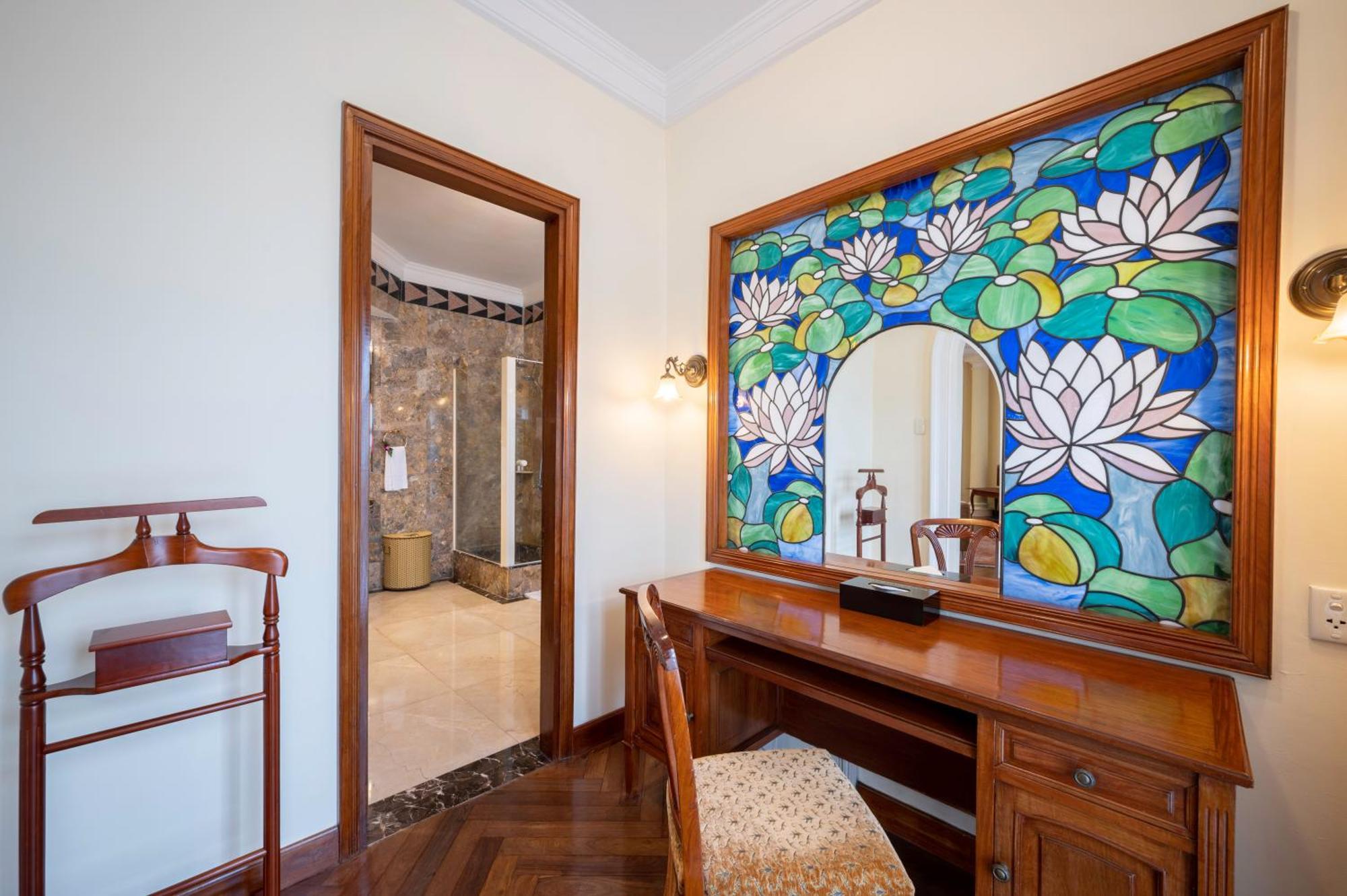Khách sạn Majestic Saigon 5*