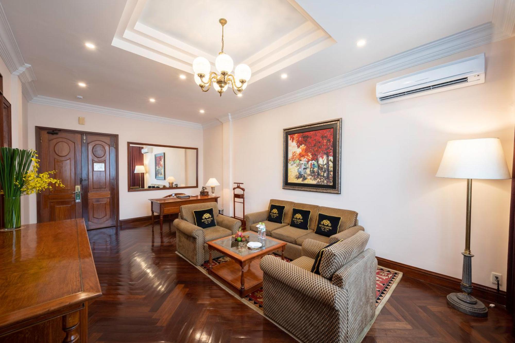 Khách sạn Majestic Saigon 5*