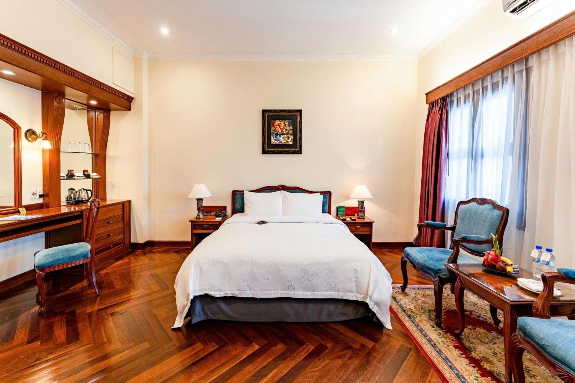 Khách sạn Majestic Saigon 5*